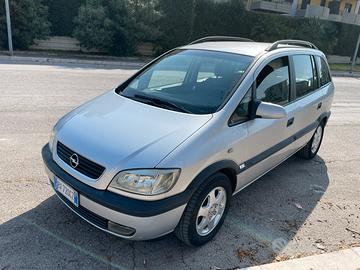 Zafira 7 posti con gancio traino