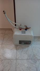 Scalda acqua elettrico sotto lavello compatto