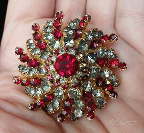 Spilla ciondolo vintage a girandola con strass