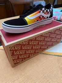 Vans alte nere hot sale con fiamme