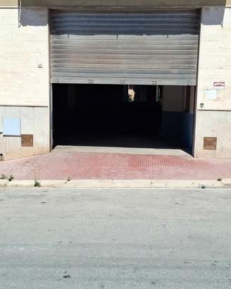Magazzino/garage 250 mq uso artigianale