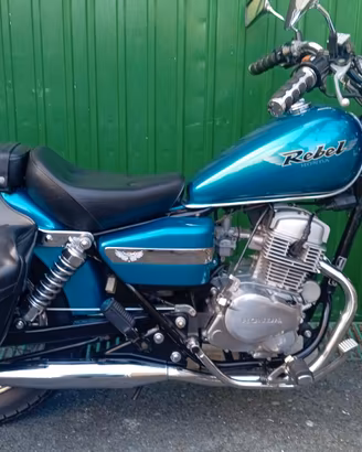 Honda rebel 125 bicilindrico 4 tempi