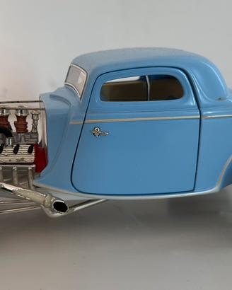Ertl 1934 Ford Newstalgia Hot Rod 1:18