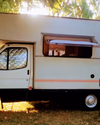 camper Ford mansardato