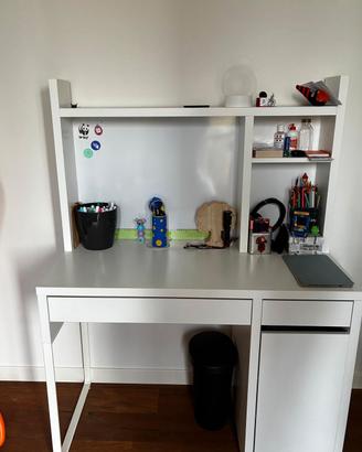Ikea scrivania 