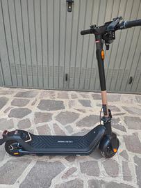 Monopattino elettrico NIU KQi3 pochi km