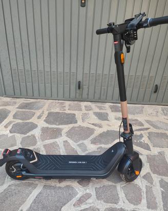 Monopattino elettrico NIU KQi3 pochi km