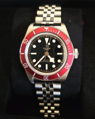 Tudor Black Bay 41mm. ghiera rossa, jubilee NUOVO