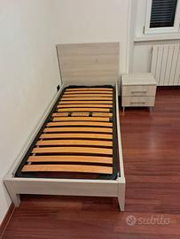 Letto singolo con comodino e materasso nuovo