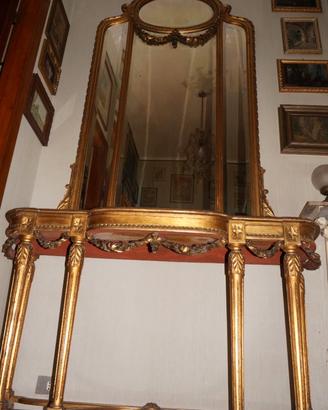 Consolle in legno dorato e marmo  con specchiera