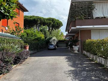 PORZIONE DI BIFAMILIARE A MONTECATINI-TERME