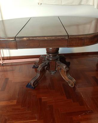 Tavolo tondo in noce