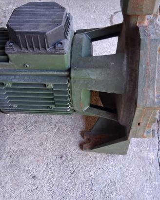 Motore elettrico trifase