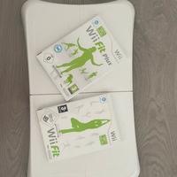 Wii Board + 2 videogiochi (Wii fit+ Wii fit plus)