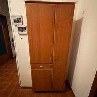 Mobile in legno – Armadio/dispensa
