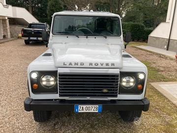 LAND ROVER Defender - 2011
