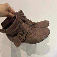 Stivaletti marroni Bata n.38