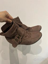 Stivaletti marroni Bata n.38