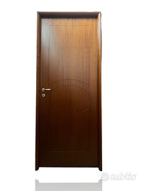 Porta interna in laminato noce incisa