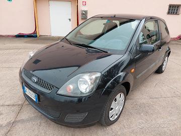Ford Fiesta 1.4 tdi 75cv diesel Neopatentati 