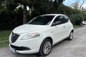 Lancia Ypsilon 0.9 TwinAir 85 CV 5 porte Metano Ec