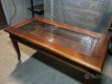 Tavolino in noce massiccio
