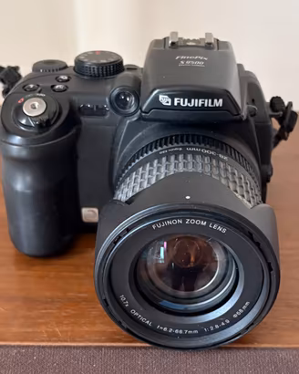 FujiFilm Finepix S9500