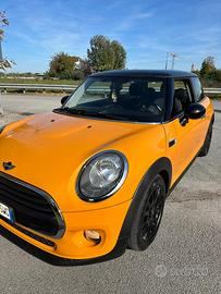 Mini Cooper D Automatica 2017 tetto panoramico