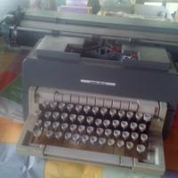 Macchina da scrivere Olivetti LINEA 98