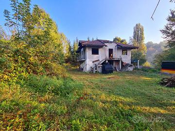 VILLA SINGOLA A CASTIGLIONE TORINESE
