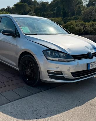 GRATIS Golf 7 Cofano e paraurti come da foto