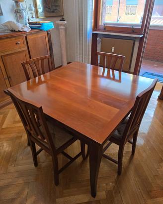 Tavolo da pranzo estendibile con 4 sedie abbinate