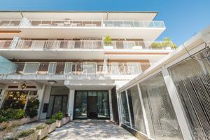 UFFICIO LUMINOSO SU DUE LIVELLI IN POSIZIONE STRA