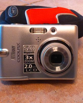NIKON COOLPIX L10Silver 5.0MP 3X Optical Zoom