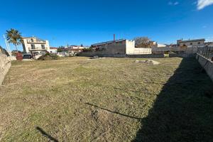 Terreno edificabile di 1220 mq