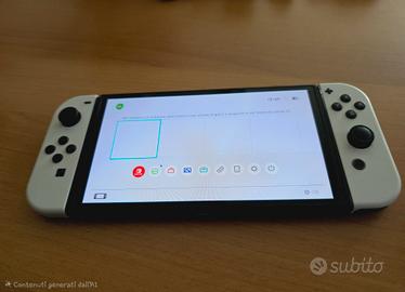 Nintendo Switch Oled bianca.
