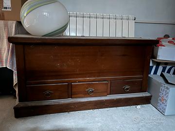Cassapanca in legno