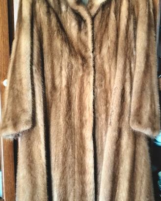 VISONE. PELLICCIA CAPPOTTO