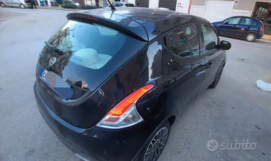 Lancia Ypsilon Momo design 1.2 Benz/gpl