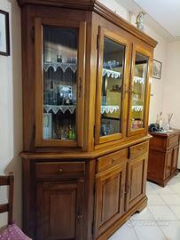 credenza con cristalliera