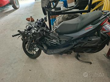 Aprilia sr gt 125 per pezzi di ricambio