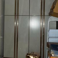 R EGALO GRATIS Armadio 4 Ante + Vetrina da salone