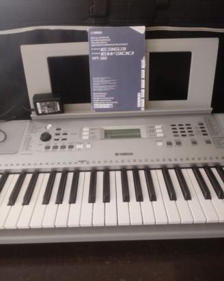 Tastiera Yamaha YPT-360 con custodia