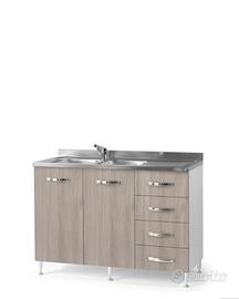 Cucina con piano cottura a gas, pensile e lavello