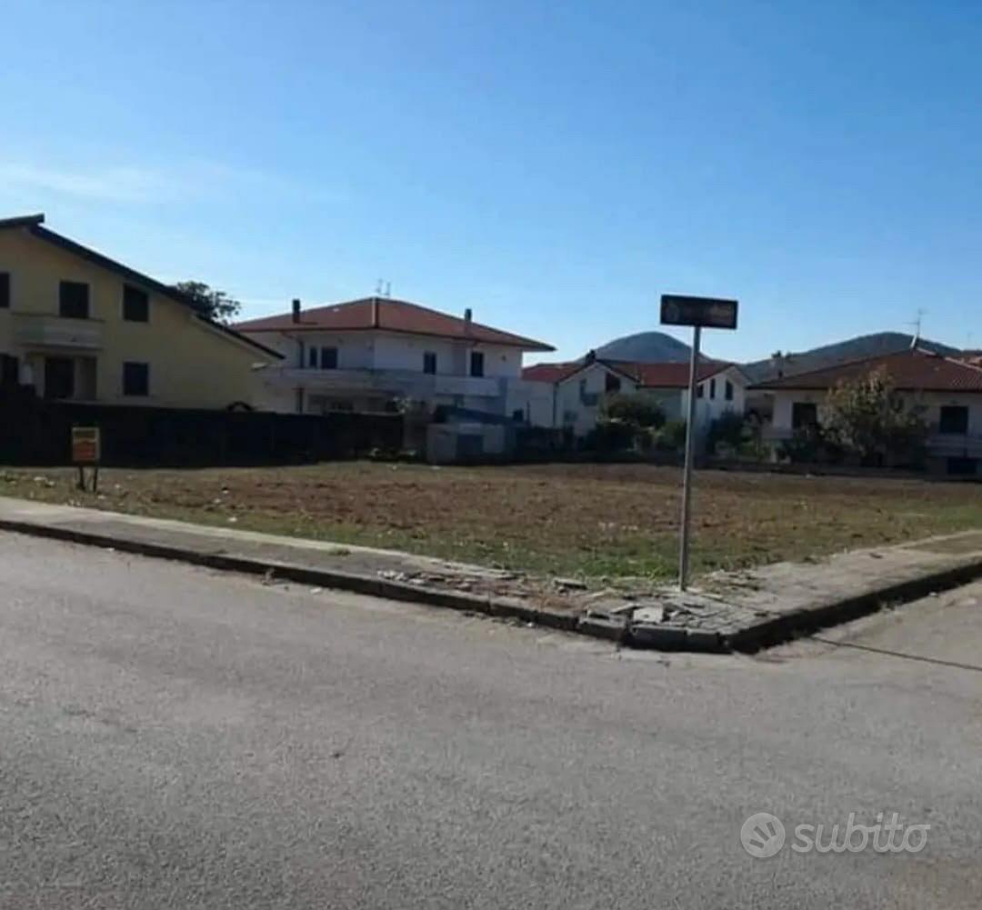 Terreno Edificabile 663mq angolare e pianeggiante - Vista 4
