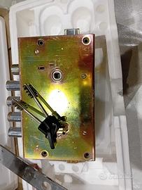 Serratura porta blindata Cisa 