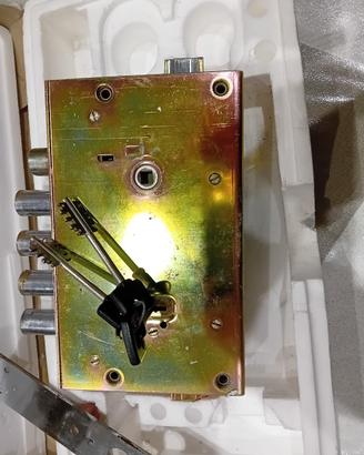Serratura porta blindata Cisa 