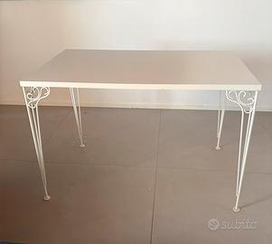 Scrivania Ikea bianco latte