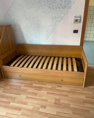 Letto con scala contenitore