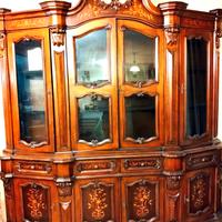 Grande credenza / vetrina classica in legno massel